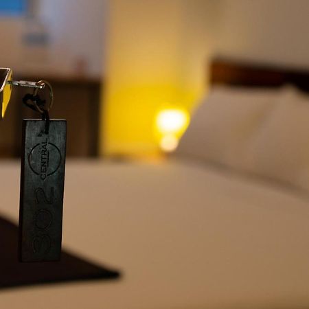 Central Bed & Breakfast Икитос Экстерьер фото