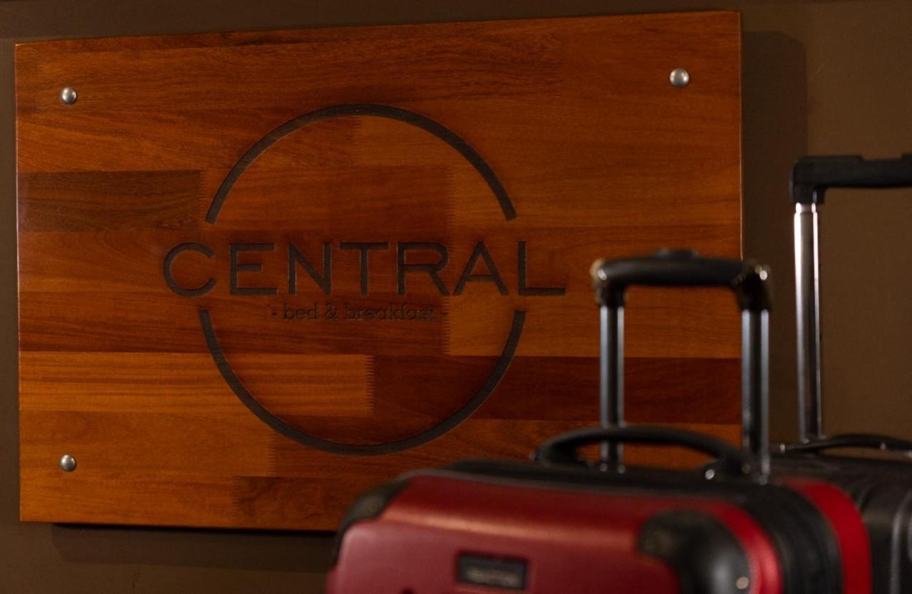 Central Bed & Breakfast Икитос Экстерьер фото
